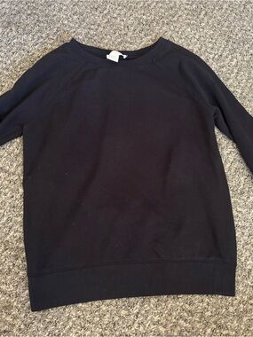 Forever 21 Black Crewneck Sweatshirt